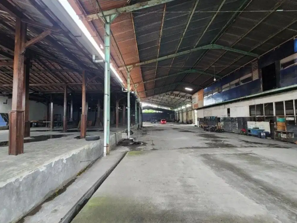 Tanah Strategis Bonus Gudang Layak Pakai