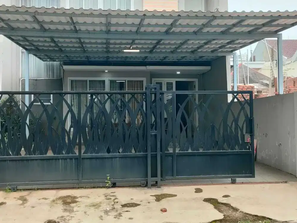 Rumah Minimalis, Depan Taman, 2 lantai di Villa Melati Mas