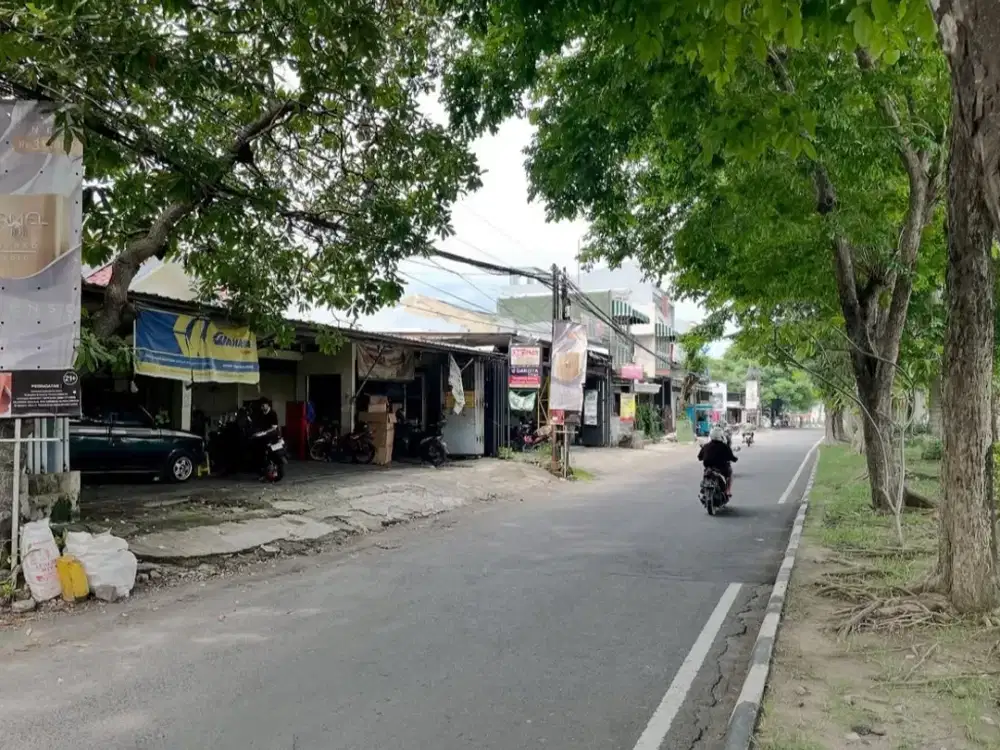 Raya Pandugo Jalan Ramai Strategis