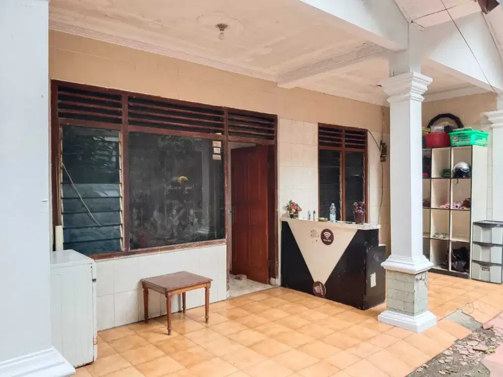 Dijual Rumah 2 Lantai, Hook, Cocok Kost di Kawasan Tomang