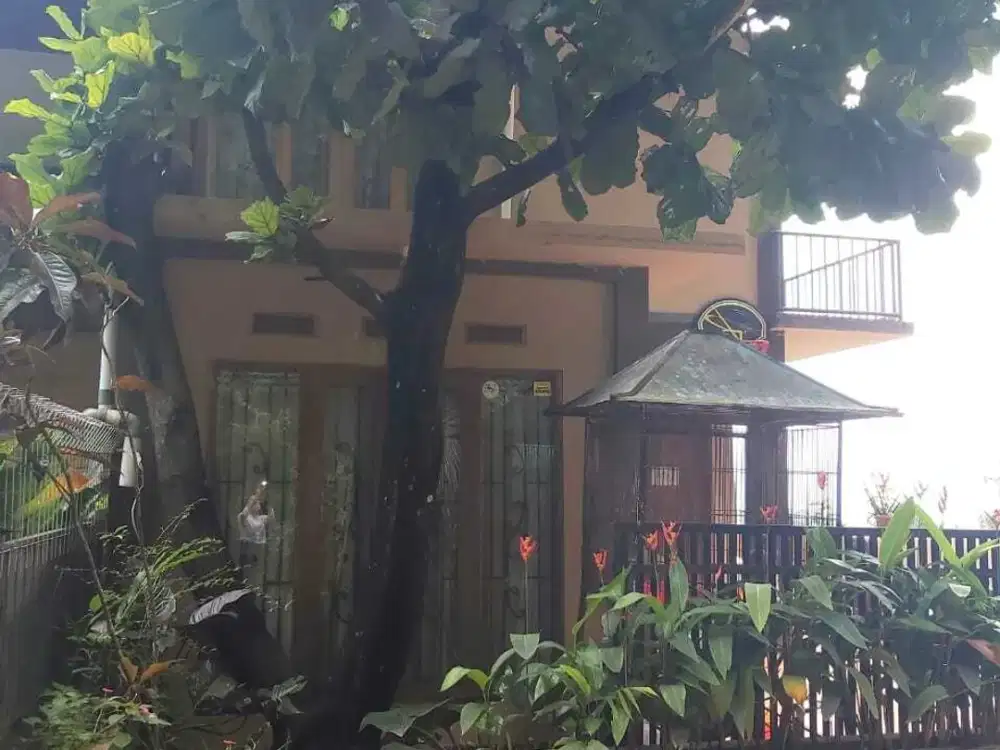Rumah Siap Huni di Cikutra Bandung Utara Tanah dan Bangunan Luas