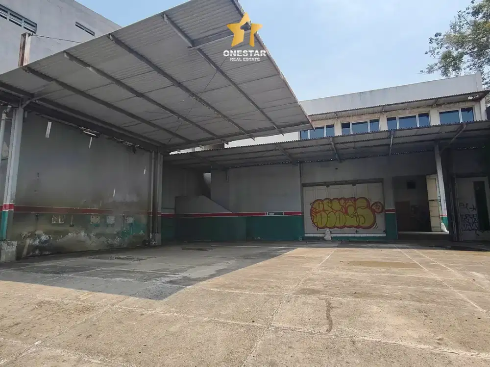 Gudang Ex Bengkel Strategis Siap Pakai di Jalan Raya Serpong