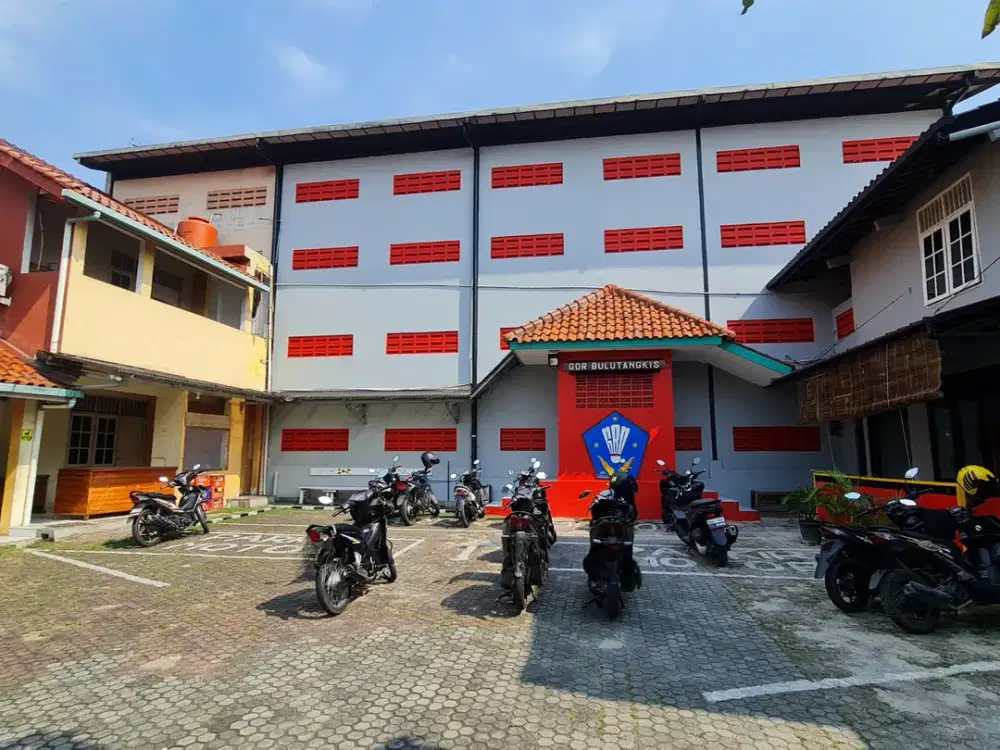 Gelanggang Olahraga Bulutangkis Aktif dan Ramai di Bekasi Timur