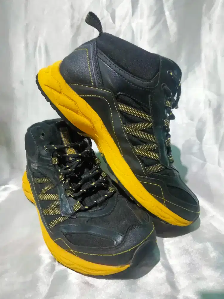 Sepatu tinggi size 40