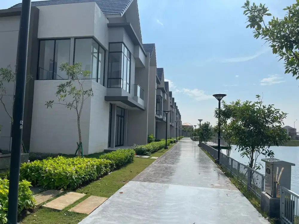 Disewakan Rumah PIK2 10x15 Hook Special Hadap Danau Kosongan