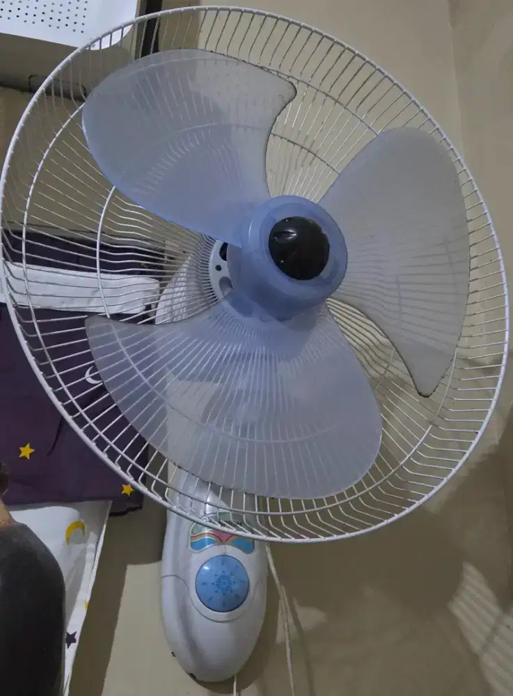 Kipas angin dinding Maspion