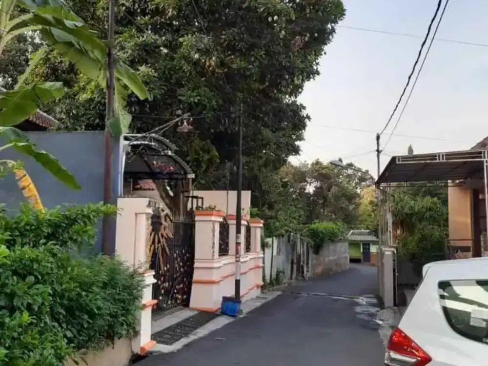 Rumah dijuwal di Jl. Cemara Timur, Banyumanik, Semarang