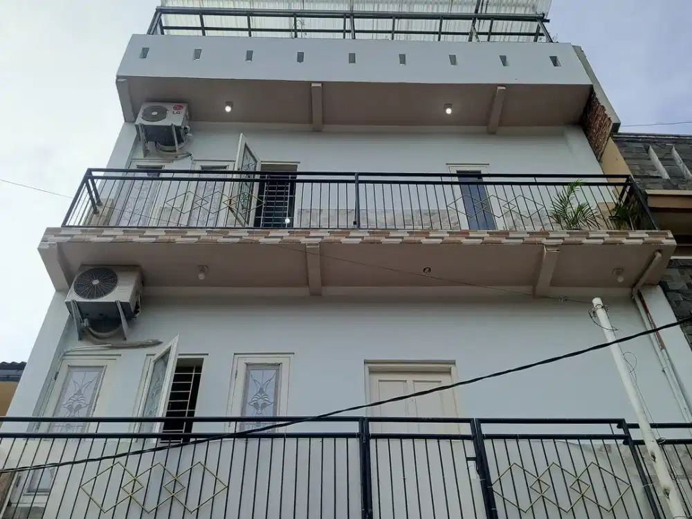 DIJUAL RUMAH SIAP HUNI 4 LANTAI KRANGGAN PERMAI