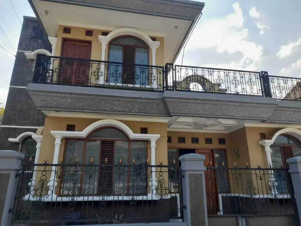 Rumah Hoek Taman Kopo Indah I