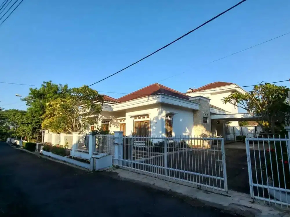 Rumah Luas Asri Di Jalan Katalina Perumahan Cendrawasih Kota Bandung