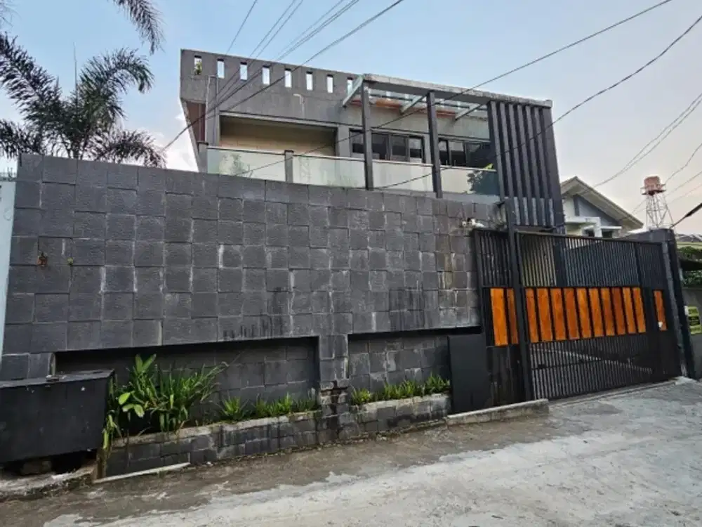 RUMAH MEWAH SAYAP SUTAMI