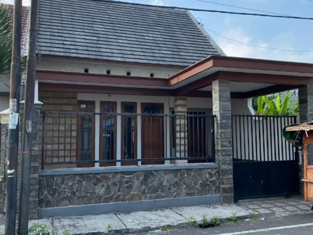 rumah bagus hanya 50 m dari jalan raya bunga cengkeh suhat dekat UB