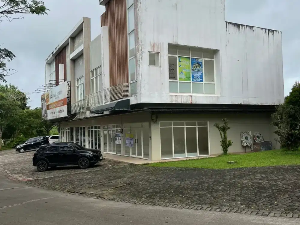 Ruko 2 lantai posisi hook di dalam komplek eksklusif di Samarinda