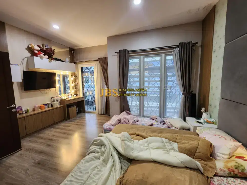 Jual Villa 2 Tingkat di Komplek Givency One Type Versace - Medan