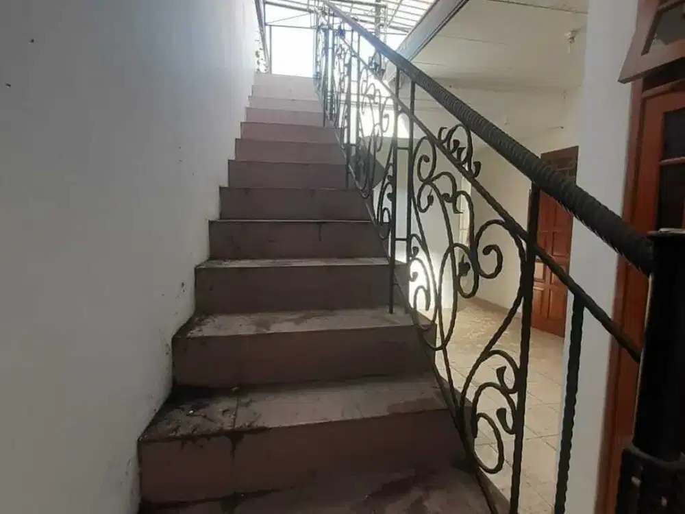 DISEWAKAN RUMAH COCOK UNTUK KANTOR, MAGUWOHARJO, DEPOK, SLEMAN, JOGJA