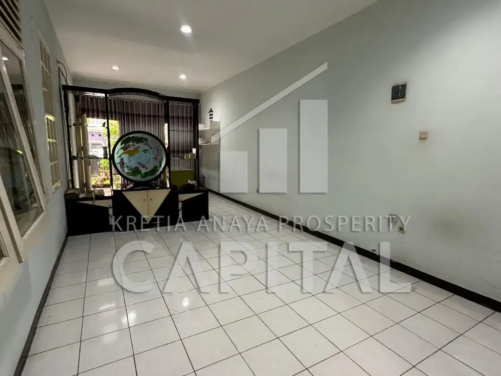 Disewakan Rumah Strategis Banget di Komplek Kurdi Row Jalan Lebar