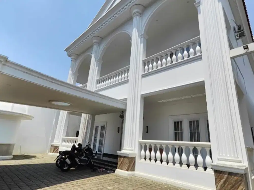 Rumah Bagus 2 Lantai Siap Huni di Kebon Jeruk Jakbar