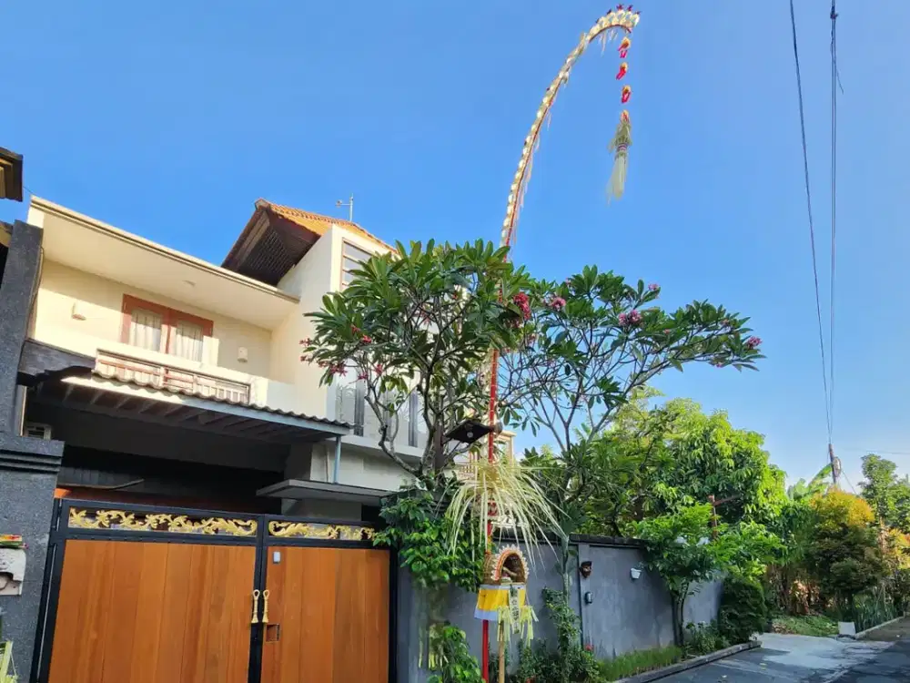 Dijual Rumah Style Villa Lantai 2 Sanur Kauh
