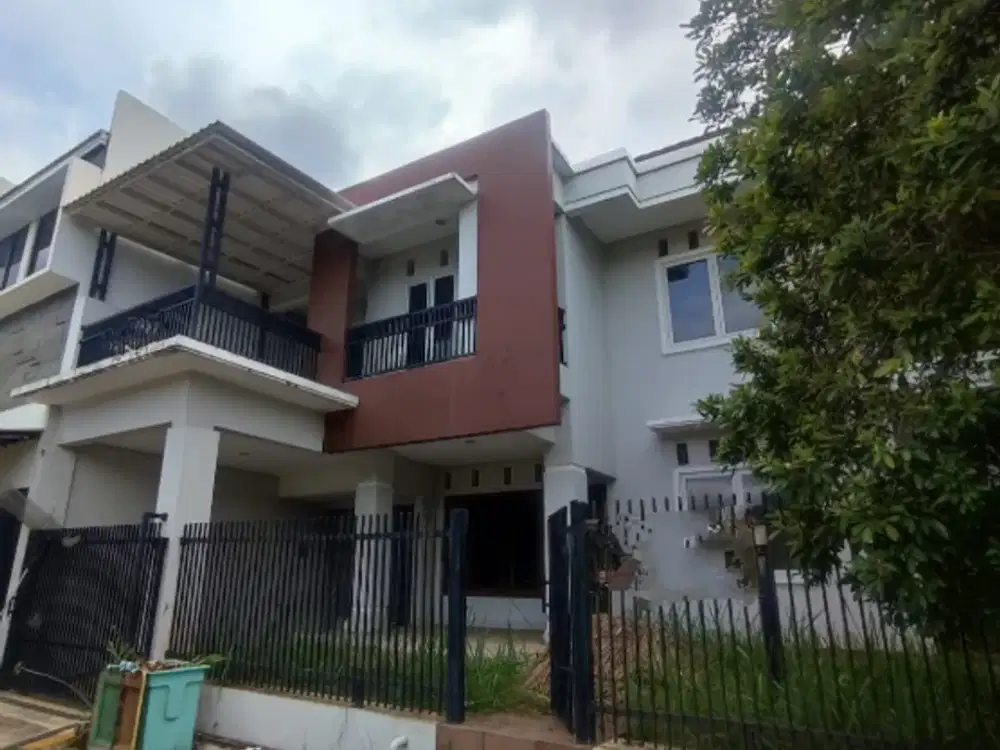 Dijual Cepat Murah Rumah 2 lantai Asri Siap Huni di Puspita Loka