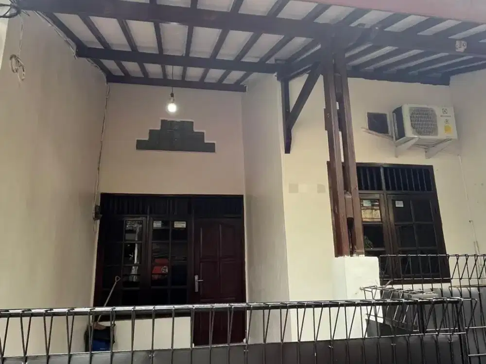 Dijual Rumah mungil rapih enak tinggal huni saja bebas pr