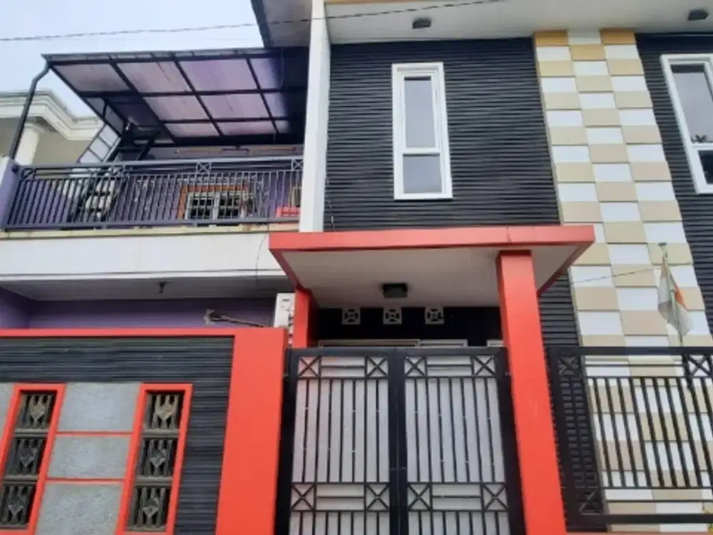 DIJUAL rumah cantik posisi Hook 2lantai di Jatiraden
