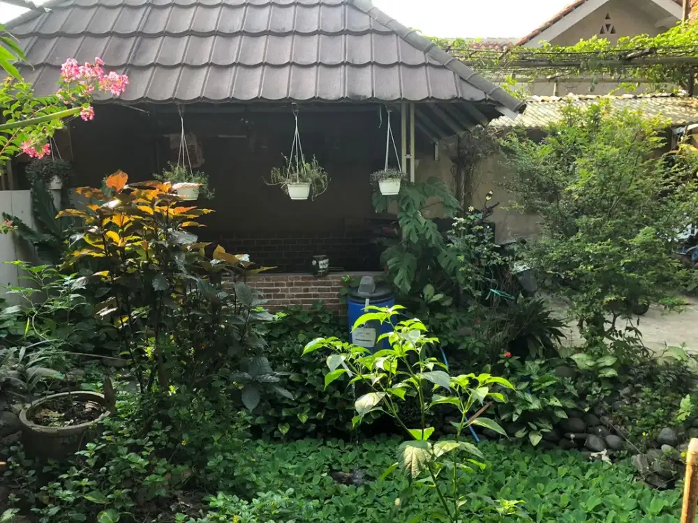 Rumah Luas 4 Mobil di Solokan Jeruk Dekat Villa Kancil