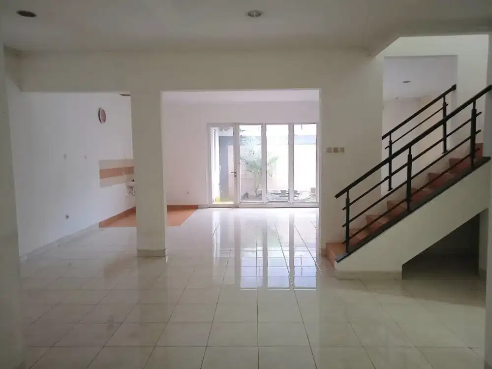 Dijual Rumah Luas Rapi Delatinos BSD 2 Lantai