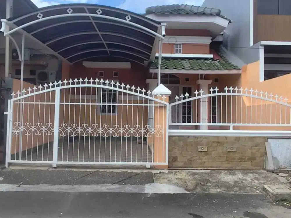 Di sewakan rumah baru renovasi pinggir jalan di cipondoh tangerang