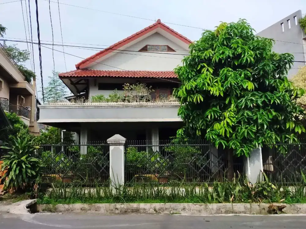 Rumah Strategis Palmerah Barat, Jakarta Barat – SHM, 274 m²