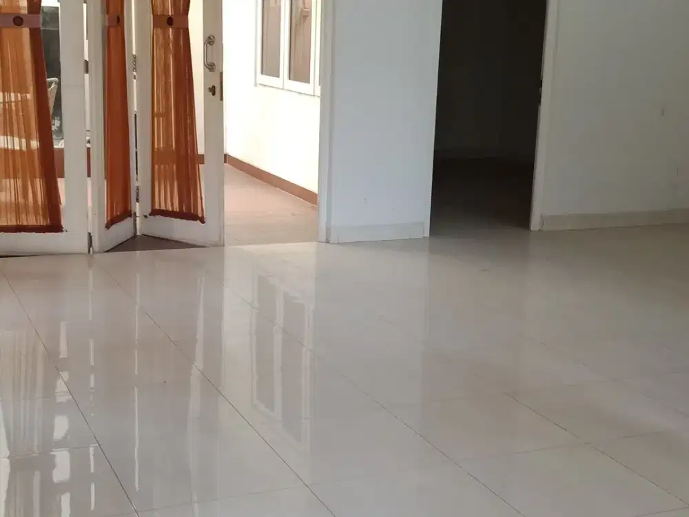 Rumah cantik, Minimalis, 2 lantai, siap huni, dekat  LRT cibubur