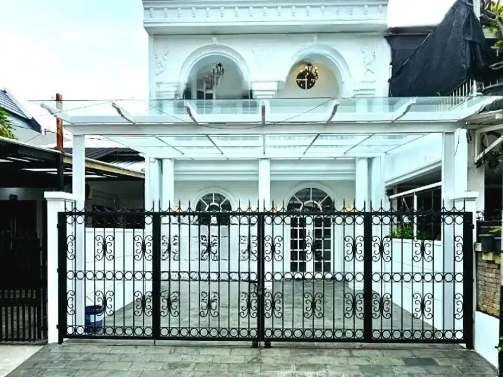 RUMAH MEWAH, DESIGN CLASSIC MODERN, LOKASI STRATEGIS WALKING DISTANCE