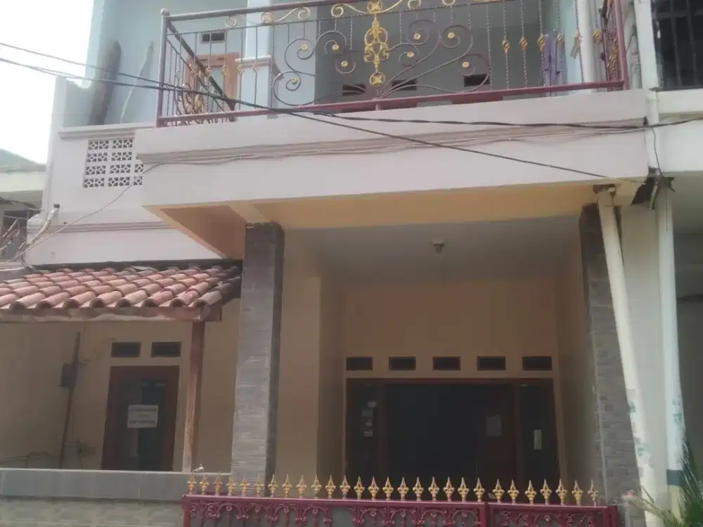 Rumah tingkat bagus siap huni lokasi terdepan nyaman