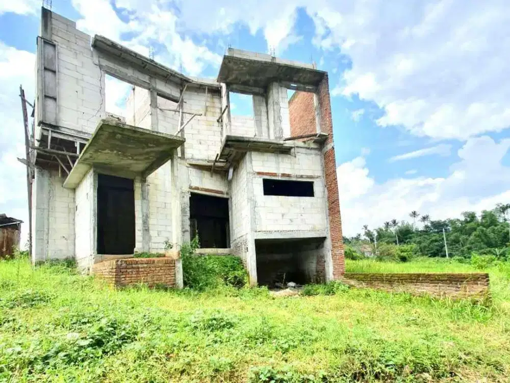 Tanah Ada Bangunan Belum Jadi, Kompleks Bagus Tirtasani Royal Resort