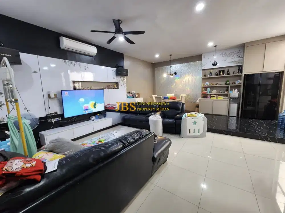 Dijual Villa Siap Huni di Komplek Givency One Type Versace - Medan