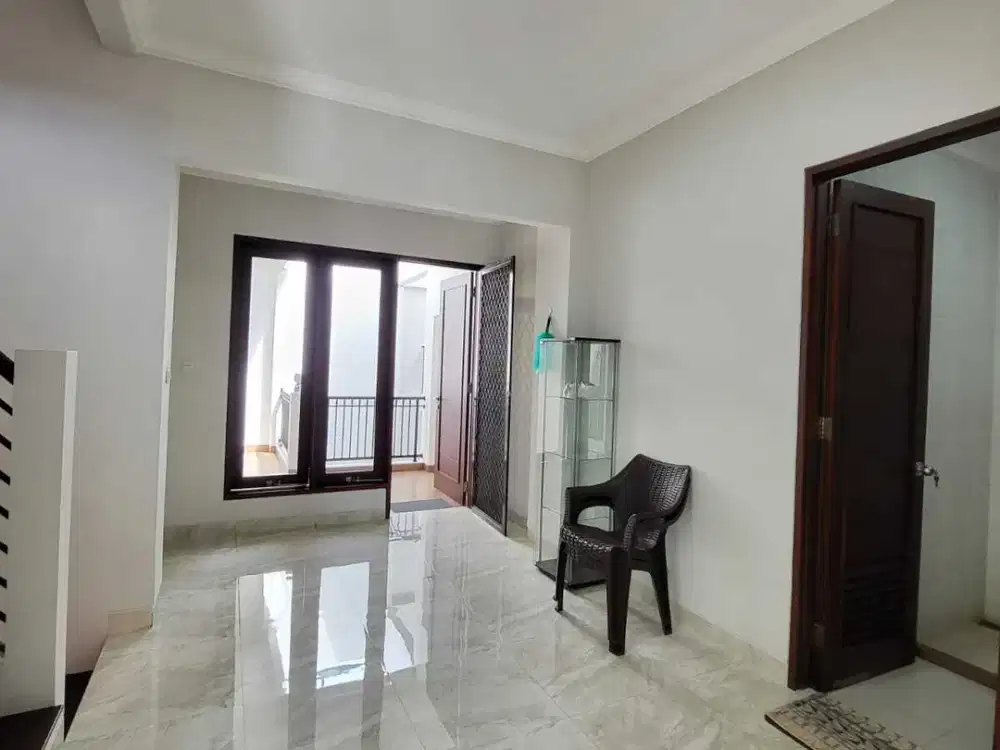 Dijual rumah di Emerald Residence Bintaro Jaya Tangerang Selatan murah