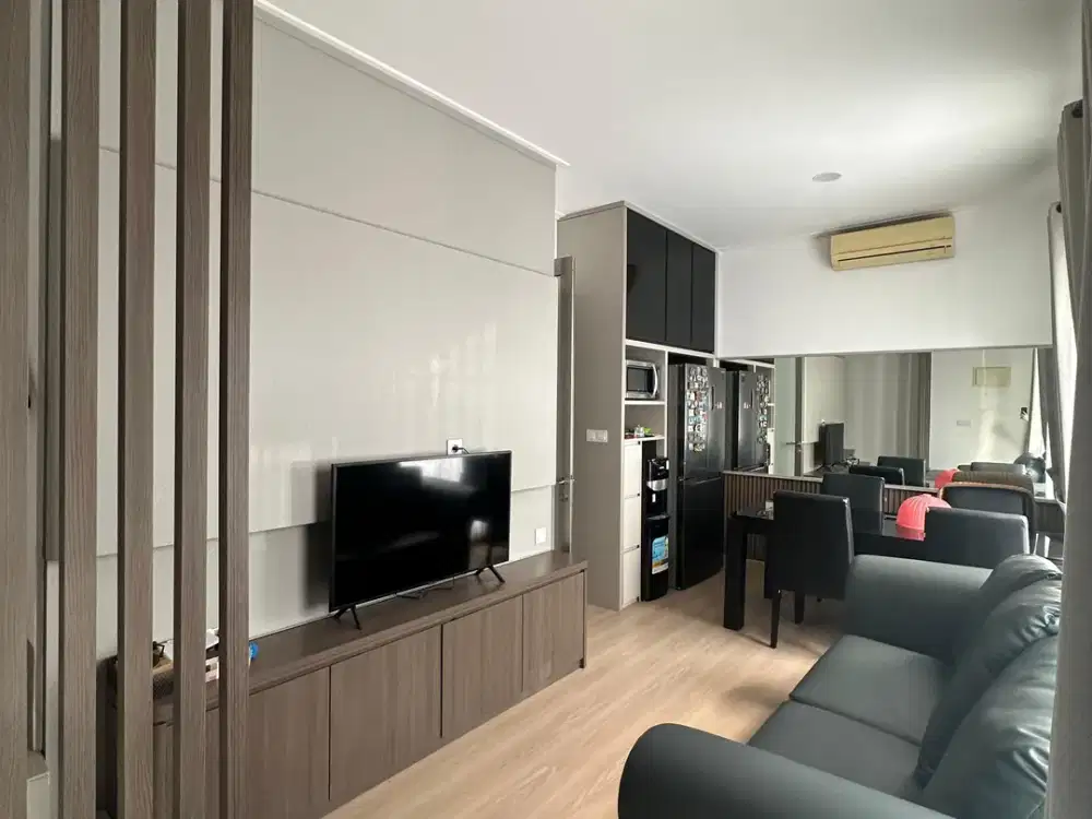 DIJUAL RUMAH FURNISH PIK2, BAGUS DAN RAPIH, 3 LANTAI, SIAP HUNI