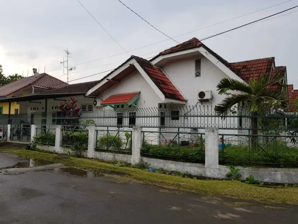 Rumah Hitung Tanah Griya Loka BSD Dekat Pasar Modern