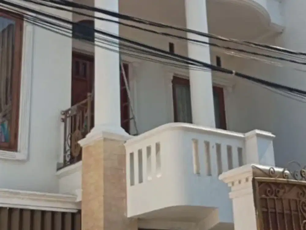 DIJUAL RUMAH 3 LANTAI KELAPA GADING