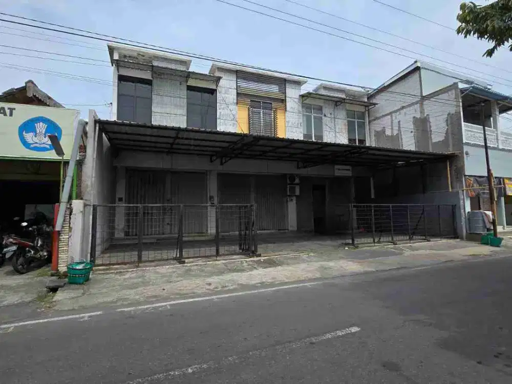 Ruko Lokasi Super Strategis Di Pinggir Jalan Raya Veteran, Tipes, Solo.