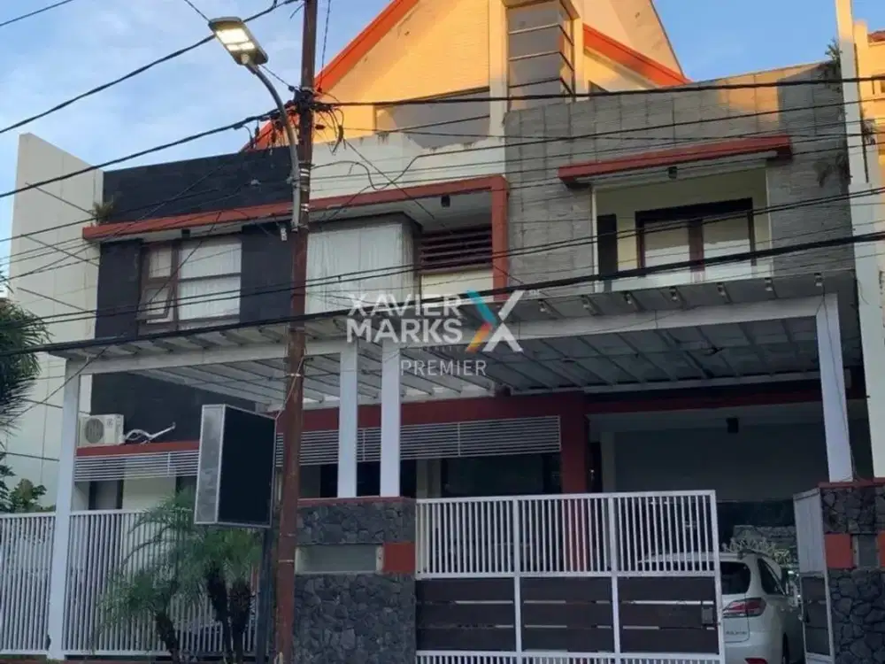 Rumah Modern 3 Lantai di Dewandaru Lowokwaru Malang