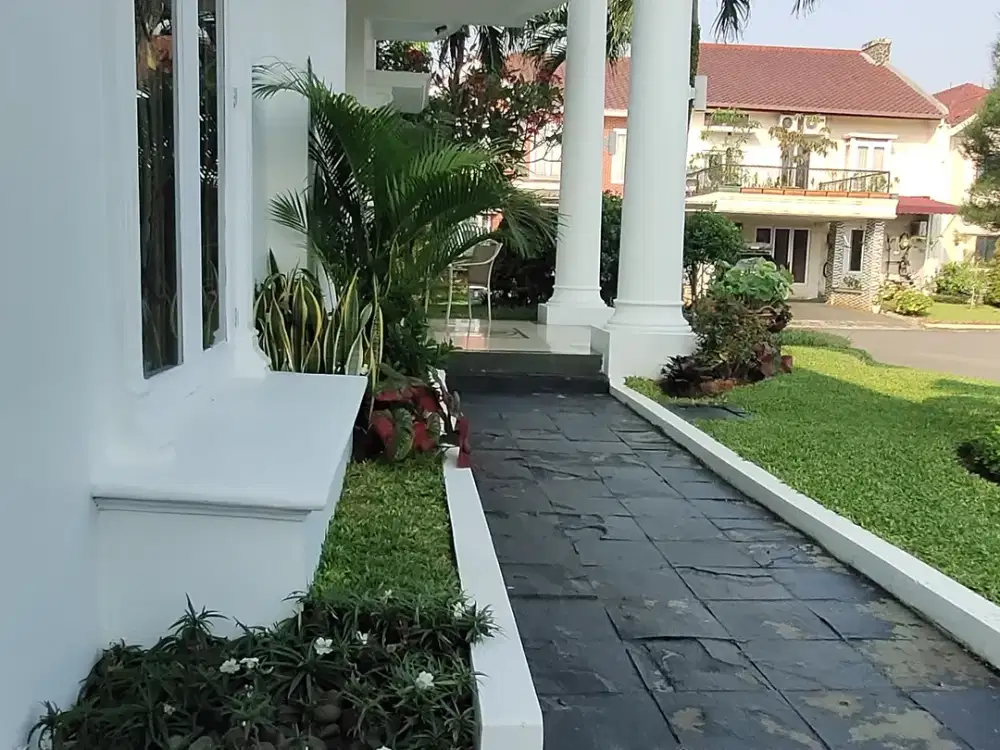 Dijual Rumah Classic Hook di Sutera Intan