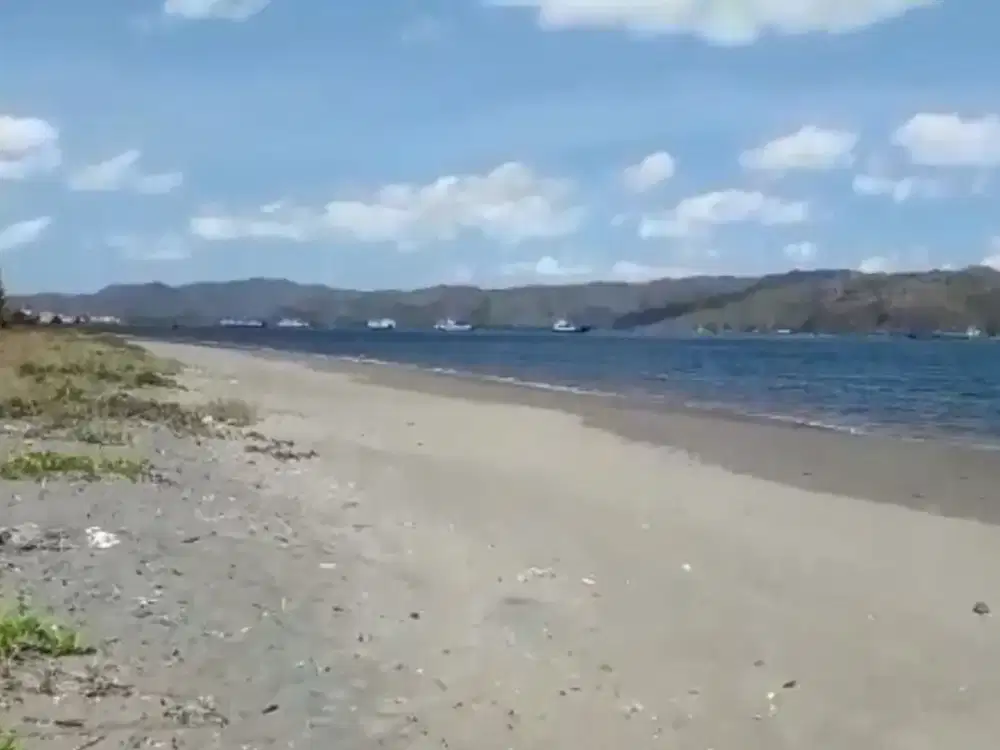 Tanah pinggir pantai cemare Lombok barat