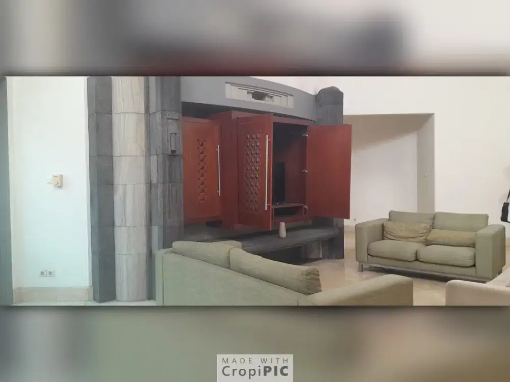 Rumah Luas dan Mewah Menteng Jakarta Pusat Dilalui Transportasi Umum