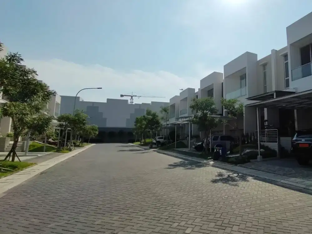 Di Jual Murah Rumah 8x25 2 lantai Golf Island kosongan