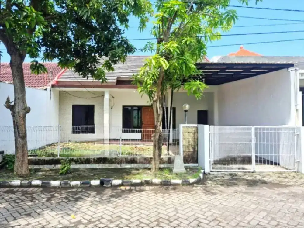 Rumah Raya Wiguna Selatan  Strategis