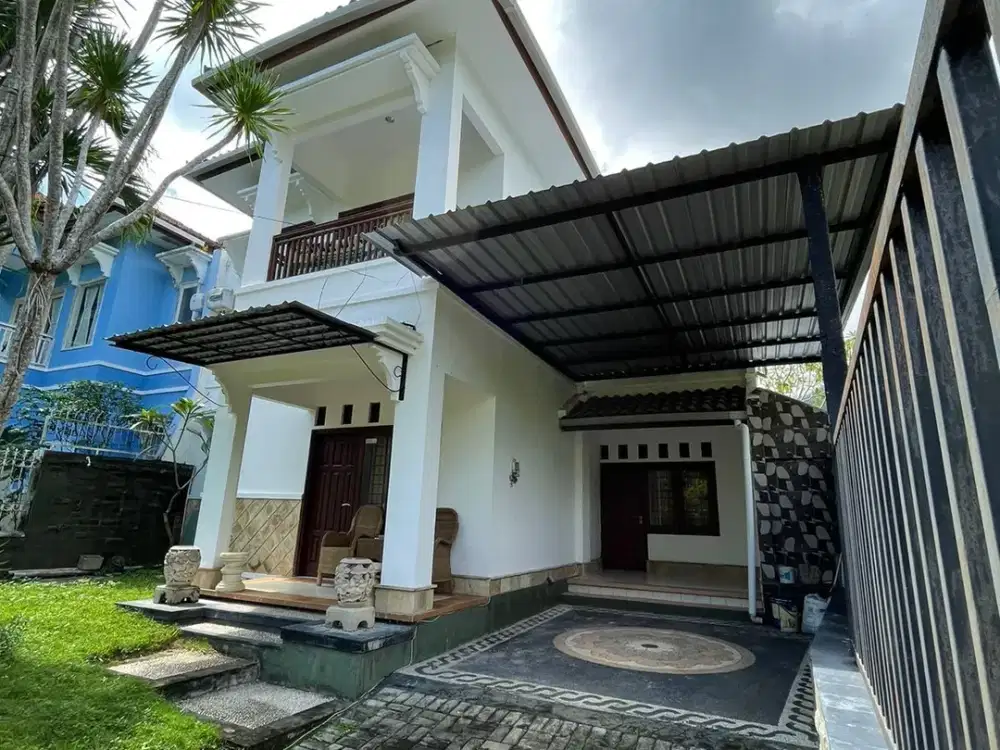 Rumah lantai 2 di Sentral Senggigi tourist area