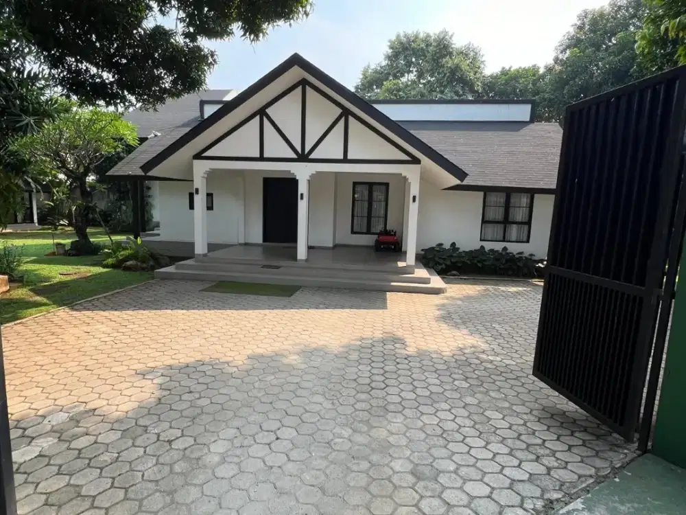 Dijual Rumah Halaman Luas dan Asri di Pondok Ranji, Tangsel