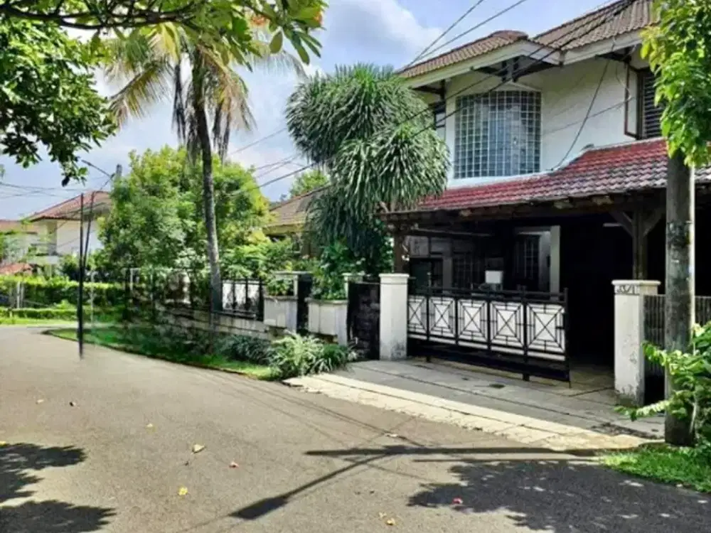 Dijual rumah luas ada swimmpool sektor 1 Bintaro Jaya Jaksel