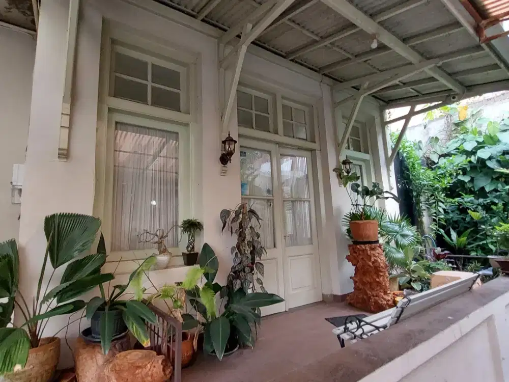 Jual Rumah Hitung Tanah Mainroad Cihampelas Strategis Untuk Bisnis