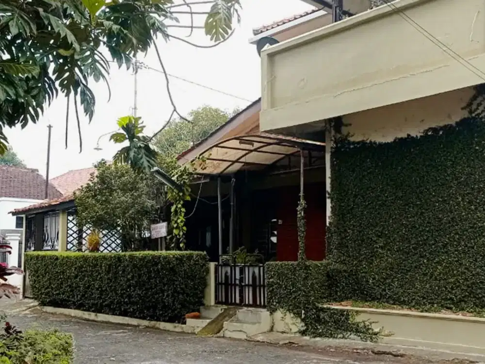 Rumah Vintage Bagus Siap Huni di Pusat Kota Cianjur